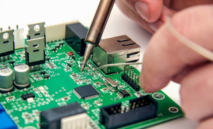 工控機(jī)還可以與其他設(shè)備進(jìn)行通信,實(shí)現(xiàn)數(shù)據(jù)共享和遠(yuǎn)程監(jiān)控,提高了電子電路研發(fā)的效率和可靠性。 工控機(jī)還可以與其他設(shè)備進(jìn)行通信,實(shí)現(xiàn)數(shù)據(jù)共享和遠(yuǎn)程監(jiān)控,提高了電子電路研發(fā)的效率和可靠性。